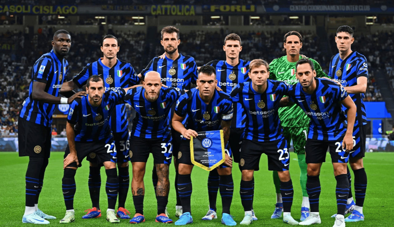 曼城主教练力保阵容,提高球队战术默契 曼城主教练力保阵容,提高球队战术默契