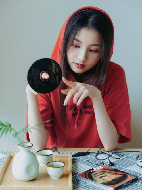 铁壁与激流，当金玟哉的防守艺术遇见智利的进攻风暴