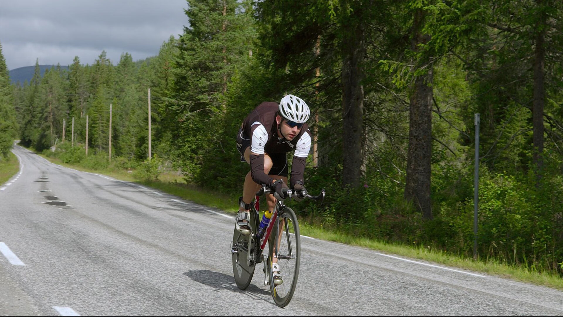 开云体育在线-卡塞米罗，当世界聚焦他的失误时，他用一场爆发让所有人闭嘴