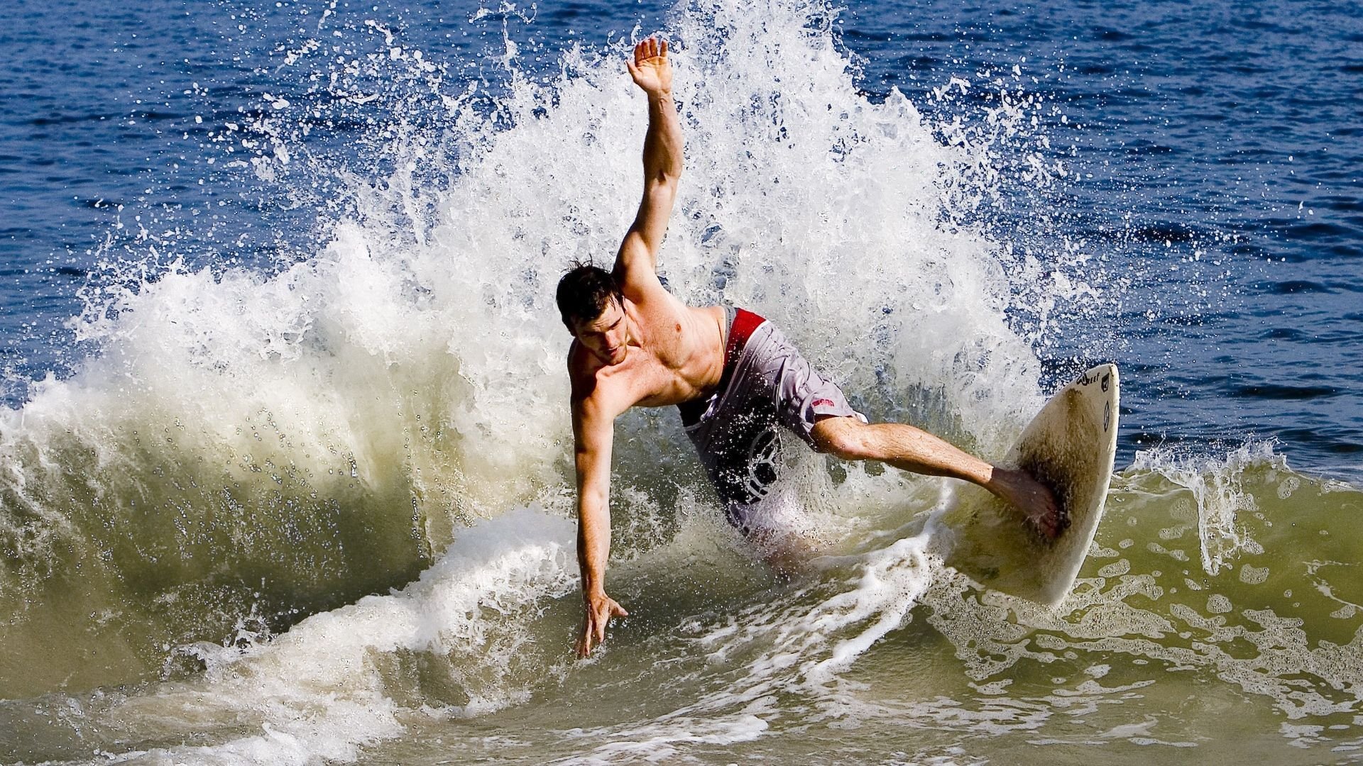 最危险时刻，杰伦格林撕碎热火防线，辽宁绝境逆转背后的孤胆英雄
